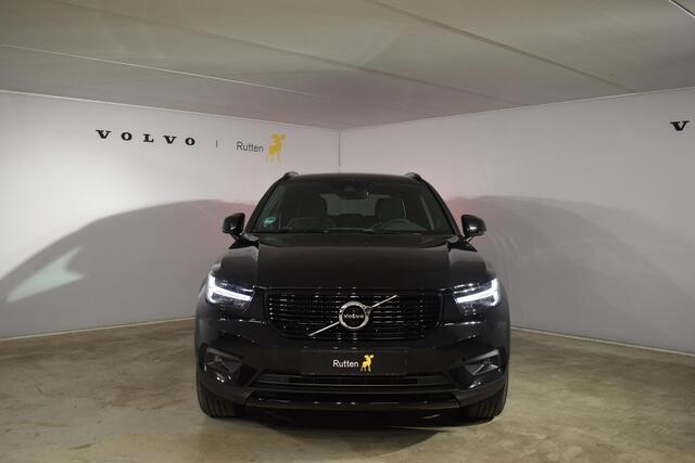 Volvo XC40 T5 262PK Automaat Recharge R-Design / Navigatie / Camera / Parkeersensoren / Elektrische Stoelen / Stuur en Stoelverwarming / LM Velgen / Trekhaak