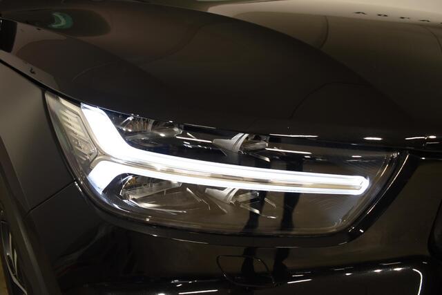 Volvo XC40 T5 262PK Automaat Recharge R-Design / Navigatie / Camera / Parkeersensoren / Elektrische Stoelen / Stuur en Stoelverwarming / LM Velgen / Trekhaak