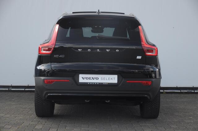 Volvo XC40 408PK Automaat Recharge Twin Ultimate / Adaptieve cruise control/ Panoramadak/ Elektrische stoelen met geheugen/ BLIS/ Elektrische achterklep/ Parkeersensoren met 360 Camera/ Stoel en stuurwielverwarming/ Mistlampen/ Luxe bekleding/ 20" Velgen/ Harman kar
