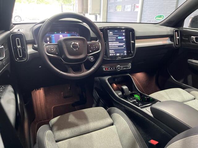 Volvo XC40 B3 Plus Black Edition | ACC | 360° Camera | Trekhaak | BLIS | 20 Inch | harman/kardon