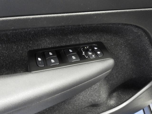 Volvo XC40 1.5 T5 Recharge R design CLIMA/19''LMV/NAVI