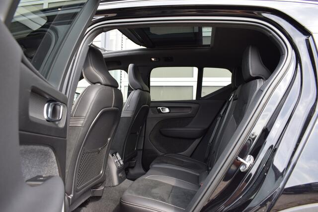 Volvo XC40 1.5 T5 Recharge R-Design Panodak | Trekhaak | OrigNL |