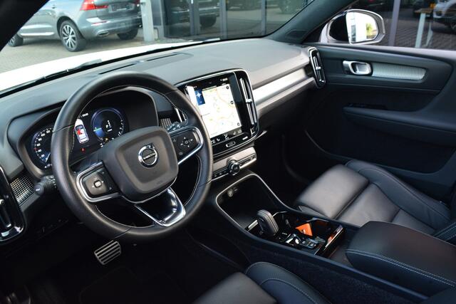 Volvo XC40 1.5 T4 Recharge R-Design | ACC | Pano | Trekhaak |