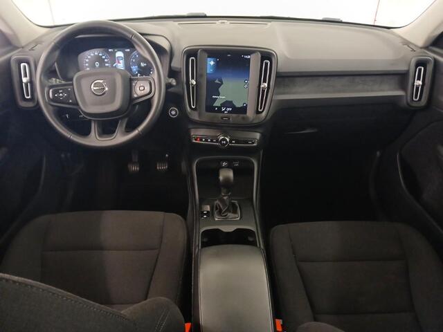 Volvo XC40 1.5 T2 Momentum Core | Camera | Parkeersensoren voor + Achter | Navigatie | On Call | Carplay |