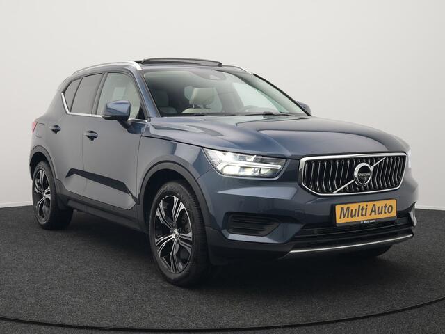 Volvo XC40 T5 Recharge Inscription Plug In Hybrid 261pk Dealer O.H. PHEV | Panodak | Trekhaak af Fabriek | Lederen Sportstoelen Memory | Pilot Assist | Harman Kardon | Adaptive Cruise | Navigatie | Apple Carplay | Camera | DAB | Virtual |