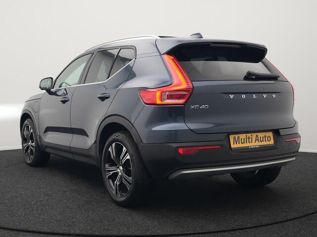 Volvo XC40 T5 Recharge Inscription Plug In Hybrid 261pk Dealer O.H. PHEV | Panodak | Trekhaak af Fabriek | Lederen Sportstoelen Memory | Pilot Assist | Harman Kardon | Adaptive Cruise | Navigatie | Apple Carplay | Camera | DAB | Virtual |