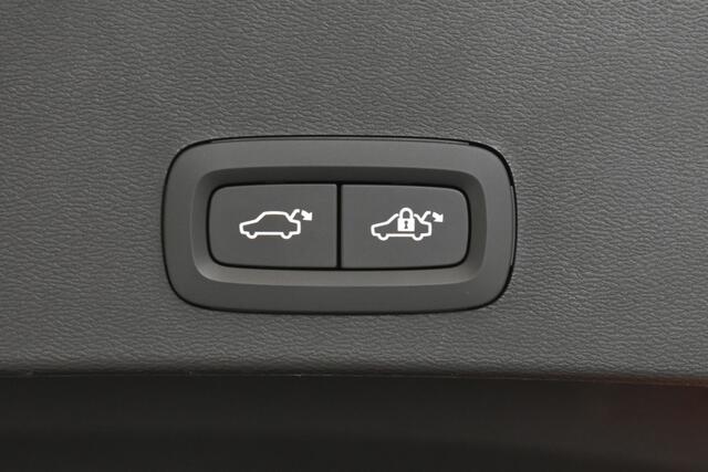 Volvo XC40 1.5 T5 Recharge R-Design Pano Elk Aklep+Trekh Leer 360 Cam Dodeh Herman Kardon