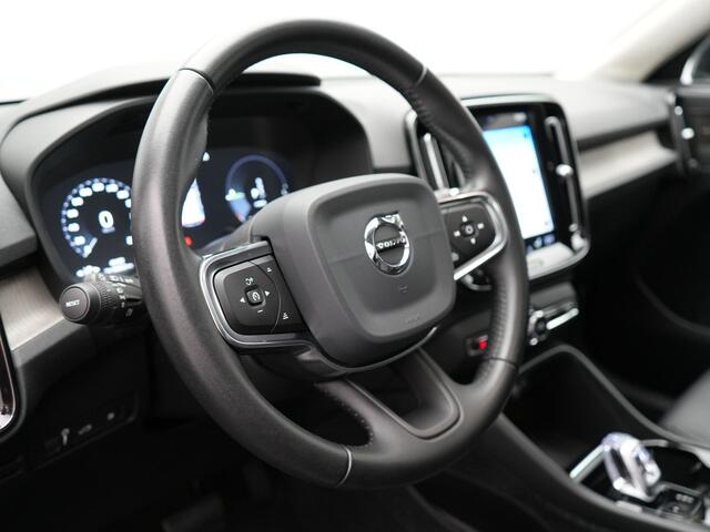 Volvo XC40 T5 Twin Engine Inscription Plug In Hybrid 261pk PHEV | Panodak | Trekhaak af Fabriek | Lederen Sportstoelen Memory | Pilot Assist | Harman Kardon | Adaptive Cruise | Navigatie | Apple Carplay | Camera | DAB |