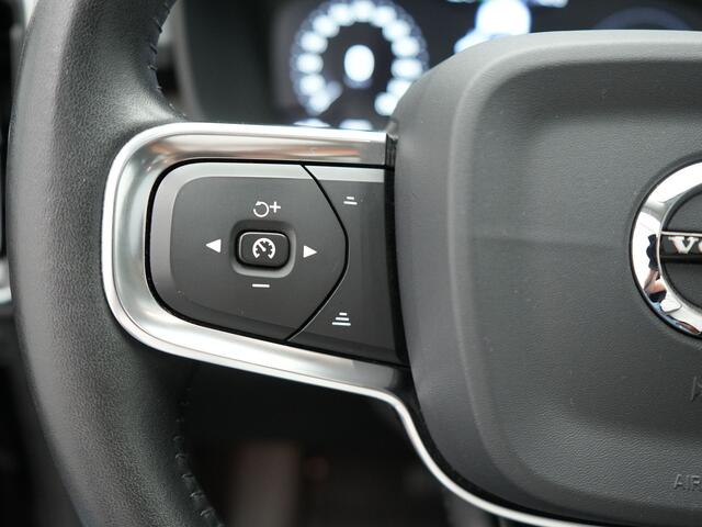 Volvo XC40 T5 Twin Engine Inscription Plug In Hybrid 261pk PHEV | Panodak | Trekhaak af Fabriek | Lederen Sportstoelen Memory | Pilot Assist | Harman Kardon | Adaptive Cruise | Navigatie | Apple Carplay | Camera | DAB |