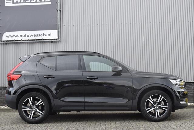 Volvo XC40 2.0 B4 R-Design Mild Hybrid Alcantara/leder, Adaptive cruise, Trekhaak, Stoelverwarming, Camera,