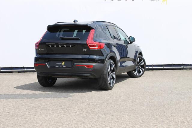 Volvo XC40 B3 177PK Automaat Plus Dark Google infotainment / Draadloos telefoon opladen / Elektrisch bedienbare bestuurdersstoel met geheugen / Adaptieve Cruise Control / Panoramisch schuif-kanteldak