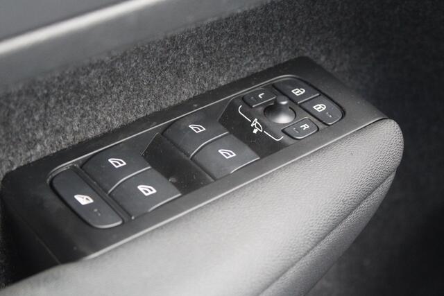 Volvo XC40 1.5 T4 Recharge Inscription Expression - Pano - Memory - Camera - H&K - Navi - Rijklaar