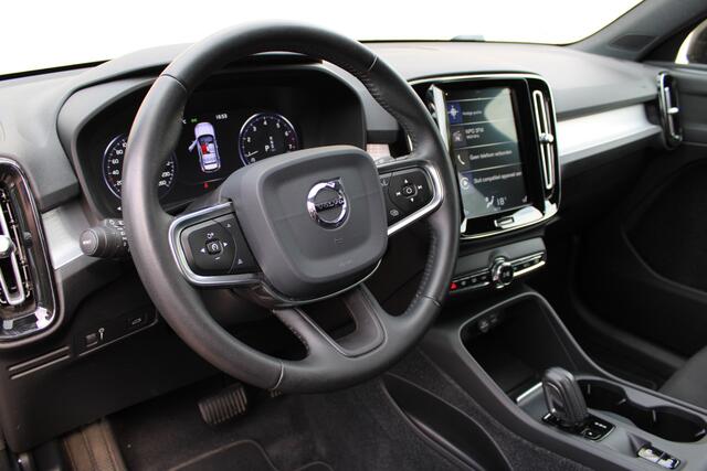 Volvo XC40 1.5 T3 Momentum Pro | Trekhaak | Camera | Navigatie