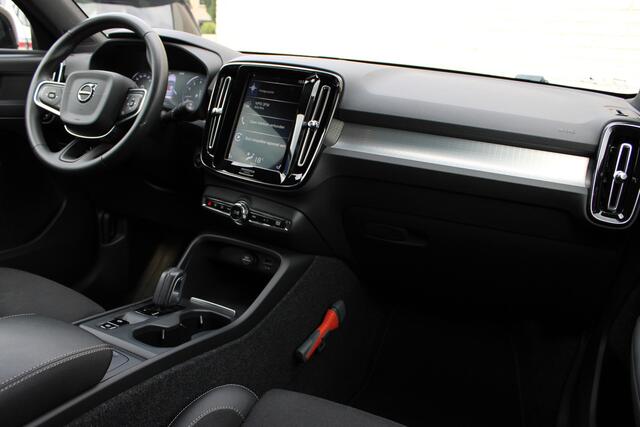 Volvo XC40 1.5 T3 Momentum Pro | Trekhaak | Camera | Navigatie