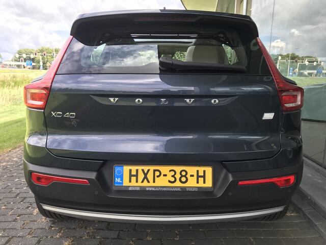 Volvo XC40 1.5 T5 Recharge Inscription | Rijklaar incl 12 mnd Bovag | Panoramadak 360 camera Trekhaak Pilot assist