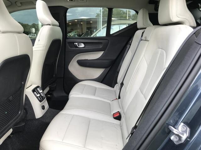 Volvo XC40 1.5 T5 Recharge Inscription | Rijklaar incl 12 mnd Bovag | Panoramadak 360 camera Trekhaak Pilot assist