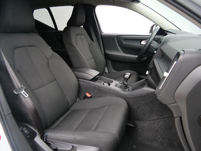 Volvo XC40 1.5 T3 157 PK Navigatie / Camera / PDC / Stoelverwarming