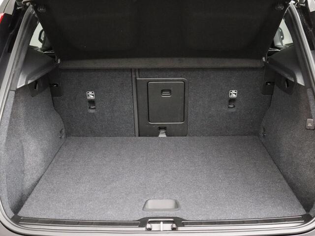 Volvo XC40 1.5 T5 Recharge Business Pro | 360° Camera | ACC | Navigatie!