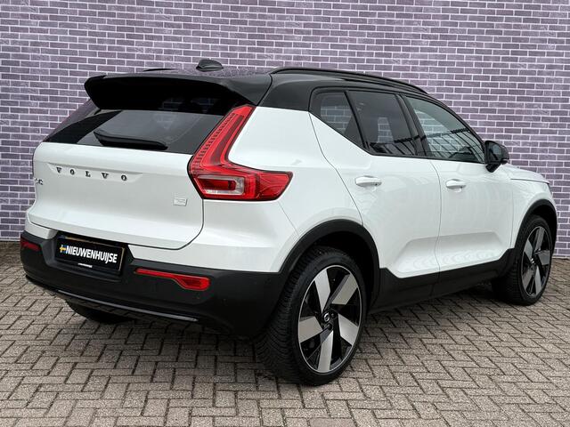 Volvo XC40 Recharge Twin Ultimate 82 kWh | 1800KG trekgewicht | 408PK | Trekhaak | Panorama Schuifdak | 360° Camera | Nubuck | Standkachel | Harman/Kardon | VOL