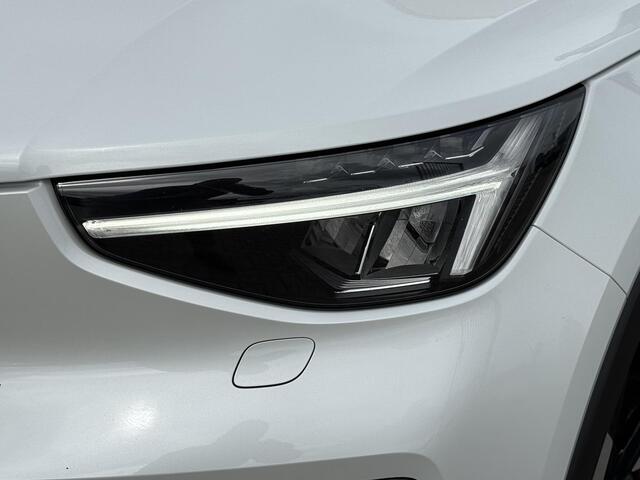 Volvo XC40 Recharge Twin Ultimate 82 kWh | 1800KG trekgewicht | 408PK | Trekhaak | Panorama Schuifdak | 360° Camera | Nubuck | Standkachel | Harman/Kardon | VOL