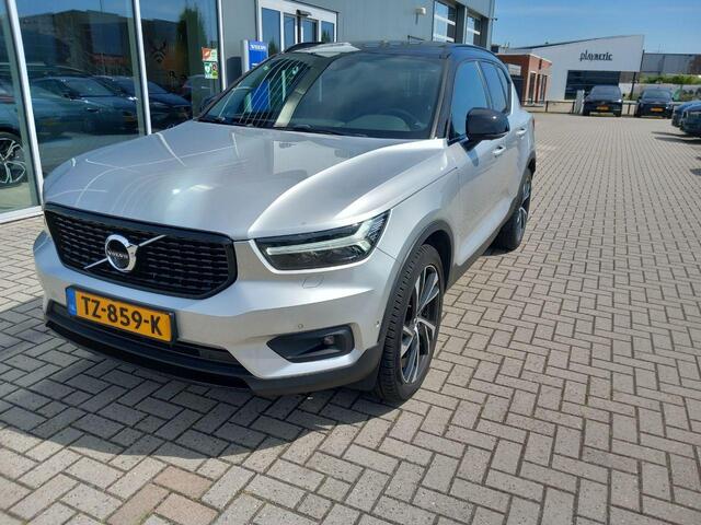 Volvo XC40 2.0 T5 AWD R-Design Intro Edition | Harman Kardon | Keyless | Navigatie | Elek. Stoelen | Stoel- + Stuurverwarming | Schuif-/Kanteldak