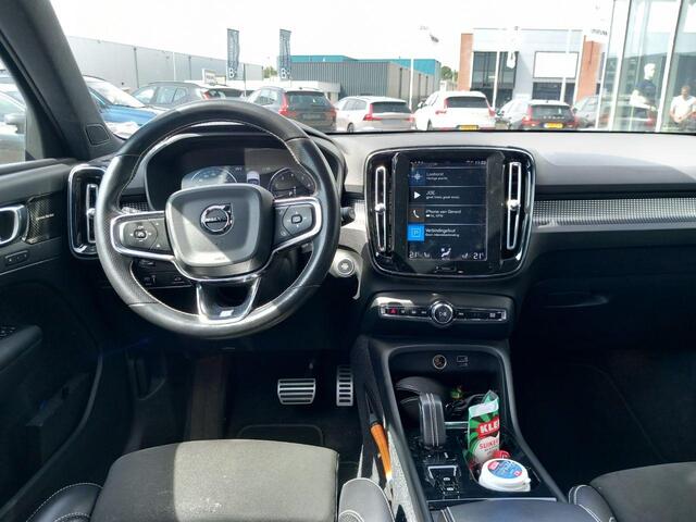 Volvo XC40 2.0 T5 AWD R-Design Intro Edition | Harman Kardon | Keyless | Navigatie | Elek. Stoelen | Stoel- + Stuurverwarming | Schuif-/Kanteldak
