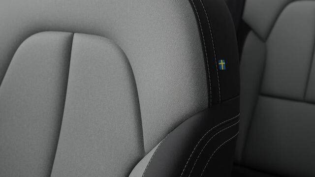 Volvo XC40 2.0 B3 Business Edition | Verwacht Sept. 2025 | Stoel/Stuurwielverwarming | Adaptieve Cruise Control met Pilot Assist | Dodehoekwaarschuwing | Harman Kardon Premium Audio | Extra Getint Glas |