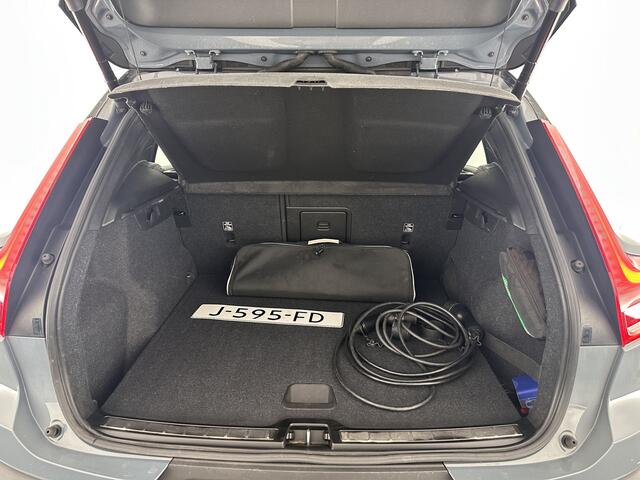 Volvo XC40 1.5 T5 Recharge R-Design (INCL.BTW) (INCL-BTW) *PANO | DIGI-COCKPIT | FULL-LED | BLIND-SPOT | PREMIUM-AUDIO | KEYLESS | APP.CONNECT | NAVI-FULLMAP | ALCANTARA-LEATHER | ECC | PDC | SPORT-SEATS | 19''ALU | TOWBAR*