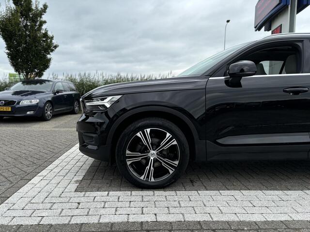 Volvo XC40 T3 Inscription | Panoramadak | DAB | Draadloos opladen