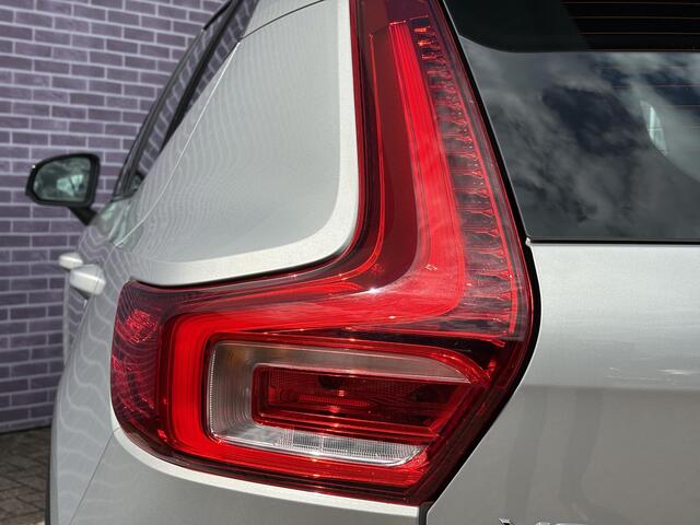 Volvo XC40 2.0 B3 Plus Dark | Full LED | Harman/Kardon | Stoel + Stuur verwarming | Memory | Keyless entry | Navigatie | Google | elektrische achterklep | Camera |