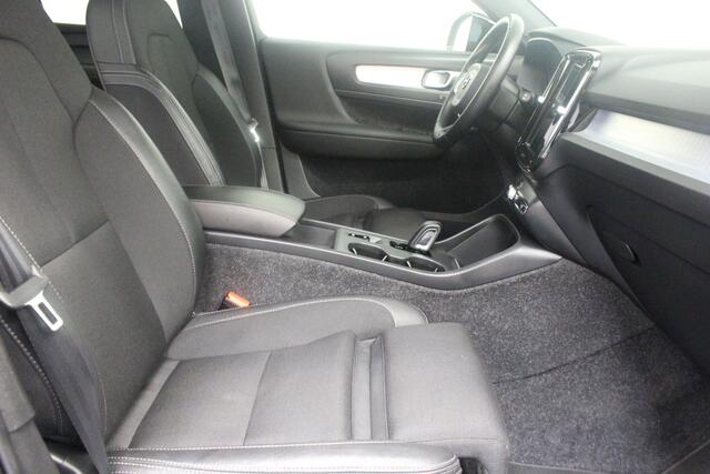 Volvo XC40 T5 Twin Engine Momentum Pro | Rijklaarprijs | Intelli Packs | Pano Dak |