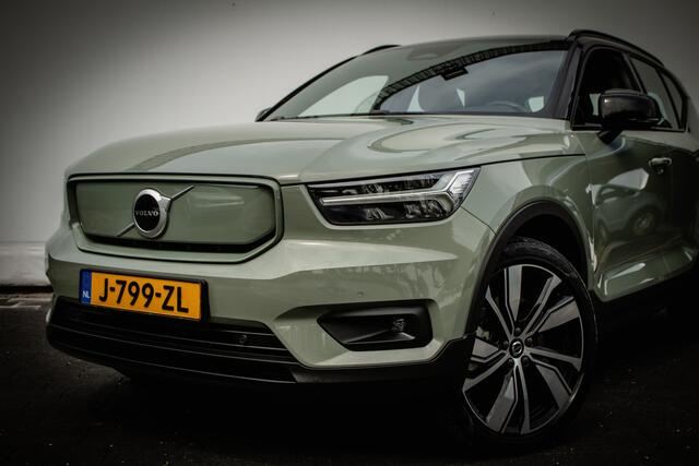 Volvo XC40 Recharge P8 AWD R-Design Panoramadak/ Trekhaak/ Camera/ Navigatie/ Full led/ Half leer/ Stuur-stoelverwarming