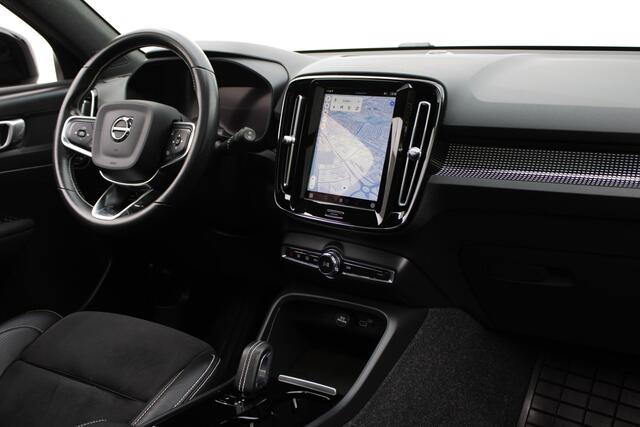 Volvo XC40 Recharge P8 AWD R-Design Panoramadak/ Trekhaak/ Camera/ Navigatie/ Full led/ Half leer/ Stuur-stoelverwarming