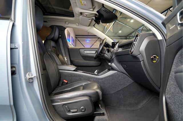 Volvo XC40 1.5 T5 Plug-in Hybrid 193kW/262pk DCT7 Ultimate FACELIFT! PANORAMADAK + HARMAN/KARDON + ADAPT.CRUISE + PILOT ASSIST + NAVI SENSUS + BLIS + LANE ASSIST + EL.STOELEN + STOEL-&STUURVERWARMING + 360 CAMERA + KEYLESS + PARKSENSOREN V&A + 19" LM-VELGEN!!