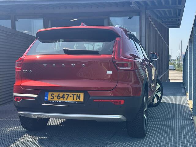 Volvo XC40 T4 Plug-in hybrid Core Bright Nederlandse Auto / Camera achter / Stuur + stoelen verwarmd / Carplay / Keyless entry / Cruise control / Parkeersensoren voor + achter /
