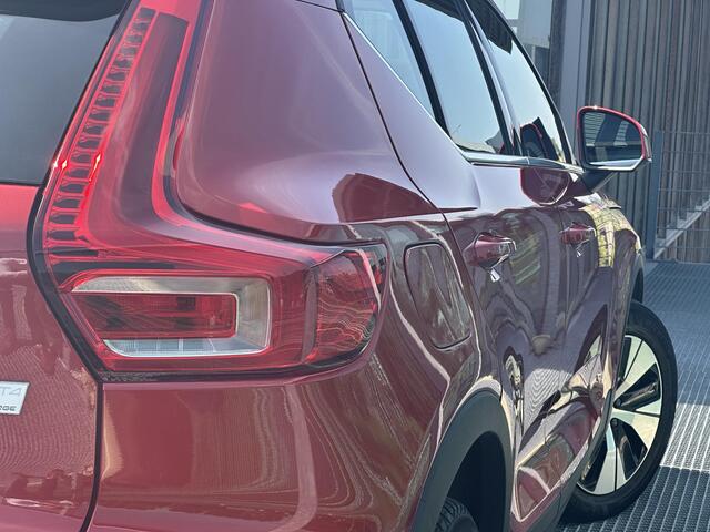 Volvo XC40 T4 Plug-in hybrid Core Bright Nederlandse Auto / Camera achter / Stuur + stoelen verwarmd / Carplay / Keyless entry / Cruise control / Parkeersensoren voor + achter /