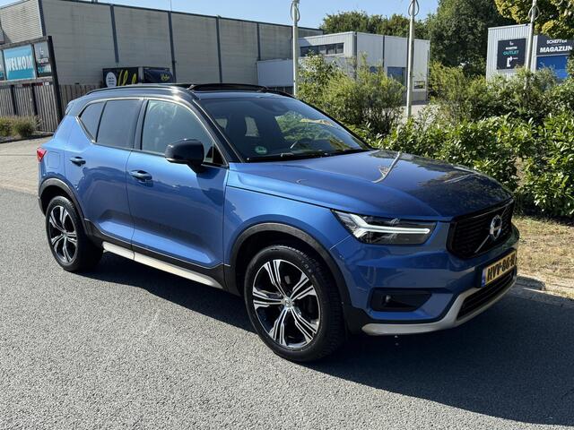Volvo XC40 1.5 T3 R-Design 163PK AutomaatoPanooTrekhaak