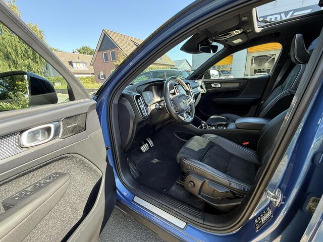 Volvo XC40 1.5 T3 R-Design 163PK AutomaatoPanooTrekhaak