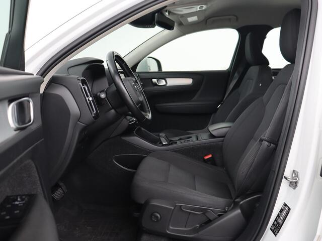 Volvo XC40 1.5 T2 Business Pro | Trekhaak | Stoel & stuurverwarming | Camera | Carplay | Navigatie | Adaptive cruise | Keyless | Climate control