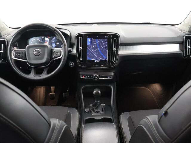 Volvo XC40 1.5 T3 Momentum | Navigatie | Digitaal Dashboard | Camera | Climate Control | Apple CarPlay/Android Auto | Rijhulp Systeem | LED | Keyless-Start | Lichtmetalen velgen |