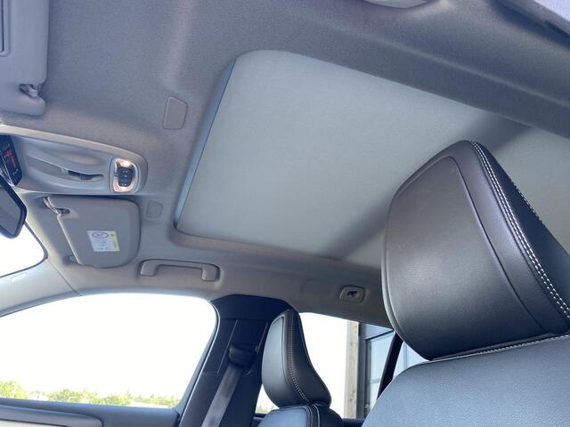 Volvo XC40 2.0 T4 Momentum Pano|leder|CAM|LED