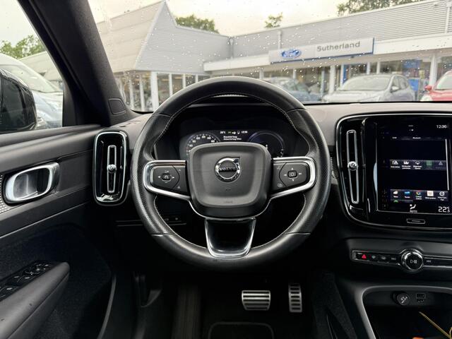 Volvo XC40 1.5 T4 Recharge R-Design 210pk | Parking pack| Draadloos opladen | PHEV | 1.800kg Trekgewicht