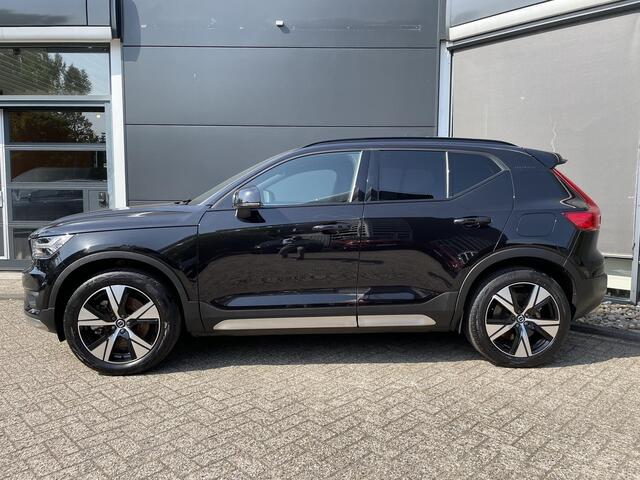 Volvo XC40 Recharge AWD R-Design | Trekhaak | Schuif kanteldak | Premium audio by Harman en Kardon | Electrisch bedienbare voorstoelen| Rondomzicht Camera | Adaptieve Cruise Control | Blind Spot.