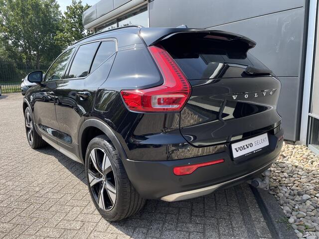 Volvo XC40 Recharge AWD R-Design | Trekhaak | Schuif kanteldak | Premium audio by Harman en Kardon | Electrisch bedienbare voorstoelen| Rondomzicht Camera | Adaptieve Cruise Control | Blind Spot.