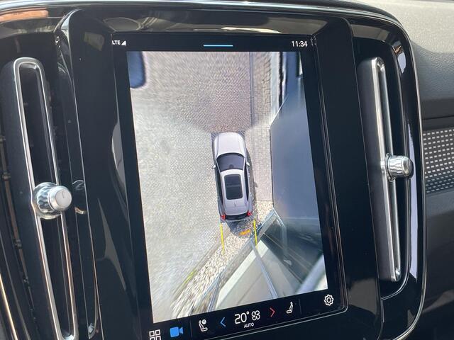 Volvo XC40 Recharge AWD R-Design | Trekhaak | Schuif kanteldak | Premium audio by Harman en Kardon | Electrisch bedienbare voorstoelen| Rondomzicht Camera | Adaptieve Cruise Control | Blind Spot.