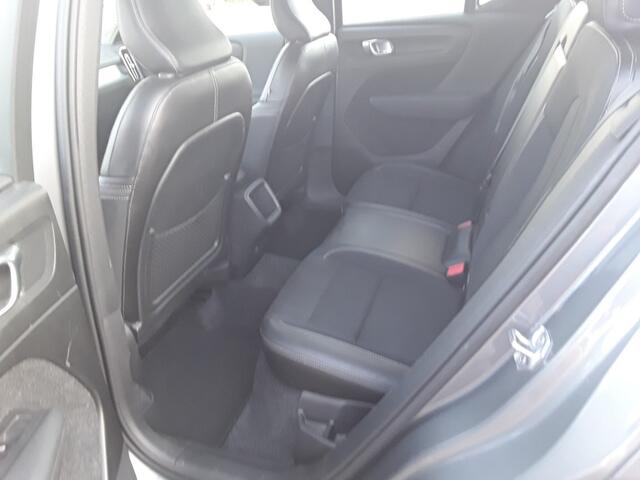 Volvo XC40 2.0 T4 MOMENTUM 191 PK / TREKHAAK