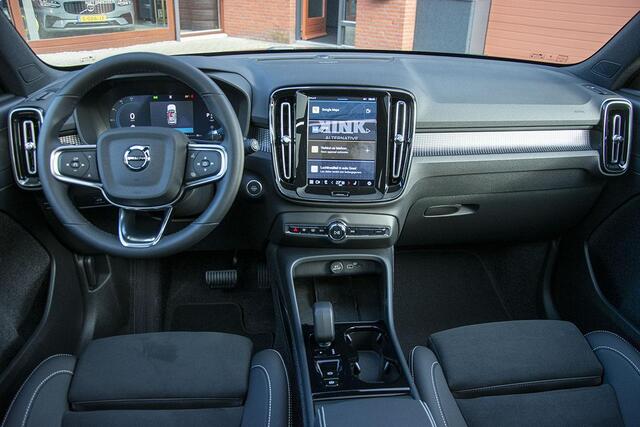 Volvo XC40 2.0 B3 ULTRA BLACK EDITION