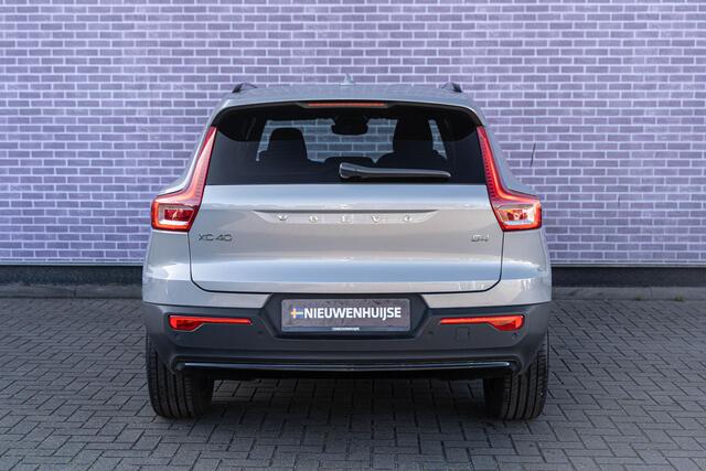 Volvo XC40 B4 Aut. Plus Dark | Google | Adaptieve Cruise | Trekhaak | Standkachel | 360º Camera | Elek. Stoelen | Stuurverwarming | Memory | Keyless | Stoelverwarming Voor + Achter | Getint Glas | Elek. Achterklep |