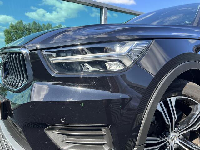 Volvo XC40 1.5 T5 Twin Engine Inscription / Pano. dak / Elek. verstelbare stoelen / Camera achter / Adaptive cruise / Leder / Stoelen verwarmd / BLIS / Parkeerhulp / Carplay /