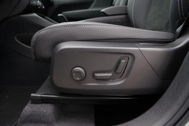 Volvo XC40 1.5 T4 Plug-In Hybrid Ultimate Dark 211 PK, 360 Camera, Leder-Alcantara, H/K Sound